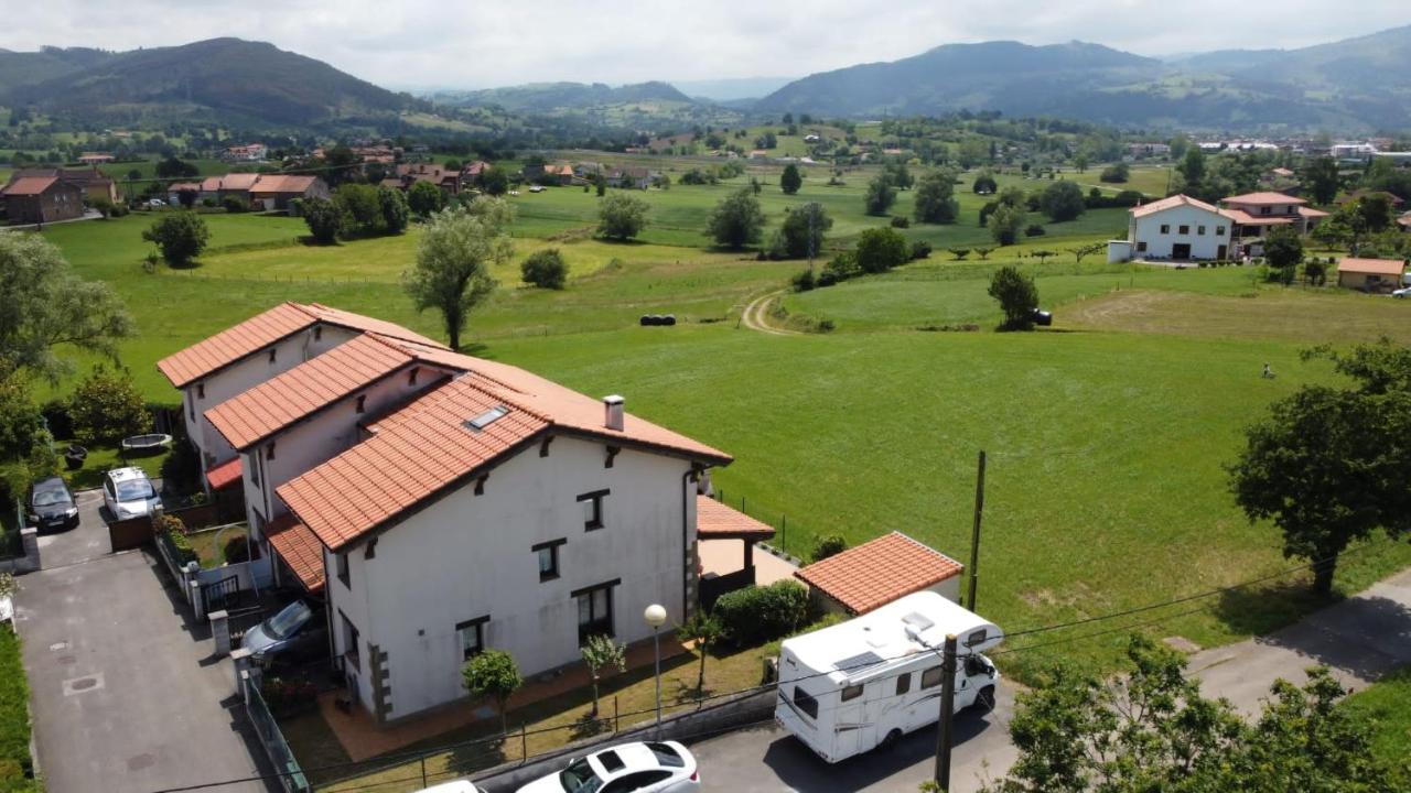Casa En Sobarzo, Junto Al Parque De Cabarceno Villa Екстериор снимка